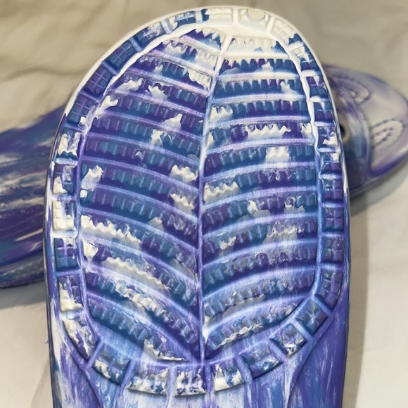 Crocs Marbled Sandal Size 7 W 5 M Pristine - Picture 13 of 16